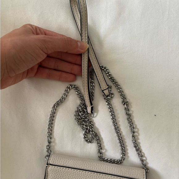 Calvin Klein Elegant White Leather Crossbody Bag - Picture 5 of 5